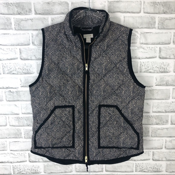 SOLD 🧡 j. crew // herringbone quilted puffer vest - Picture 3 of 8